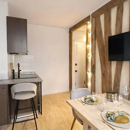 Gorgeous - Saint Germain Des Pres * Parijs